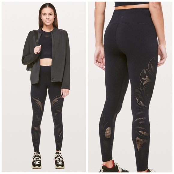 lululemon athletica Pants - lululemon Reveal High Rise tight 7/8 size 6